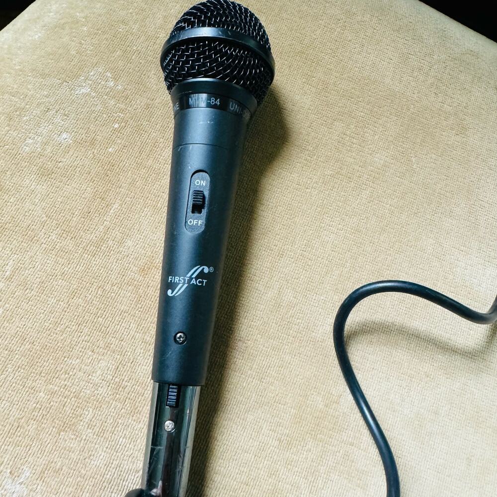 First Act MVM-84 Microphone with Cord Black Uni Directional Dynamic Vocal Tested